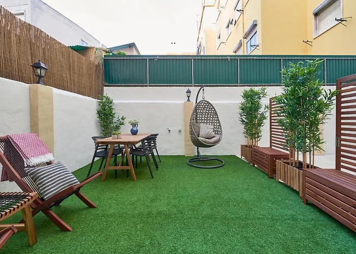 Belem Light Filled Apt With Patio, By Timecooler